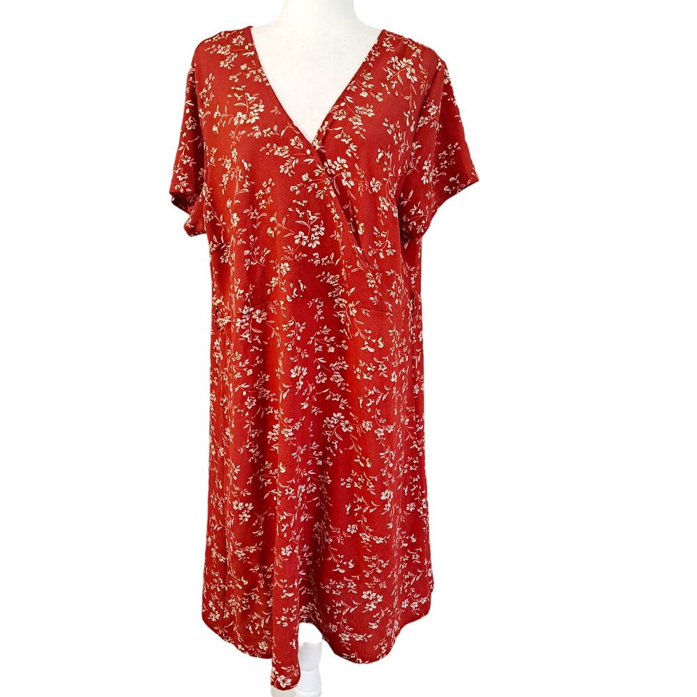 Shein Short Sleeve V-neck Floral Print Dress